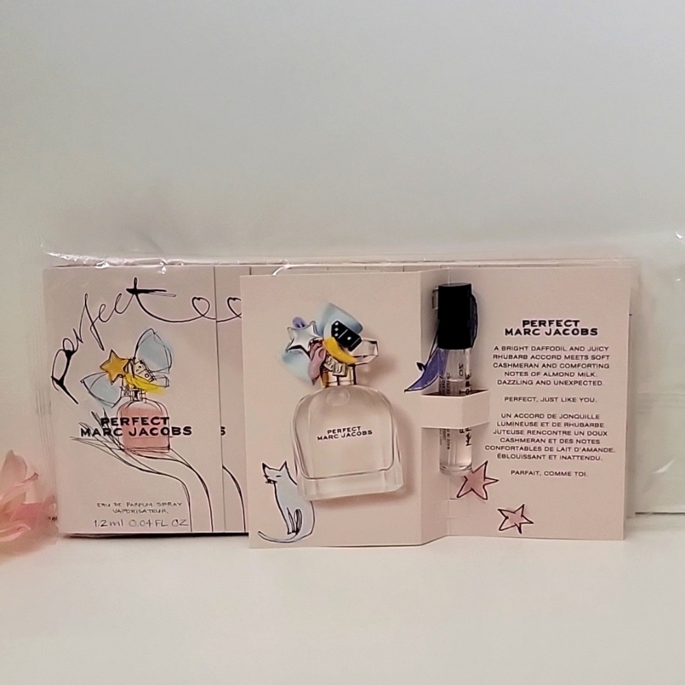 12 VIALS PERFECT MARC JACOBS EAU  DE PARFUM CARDED